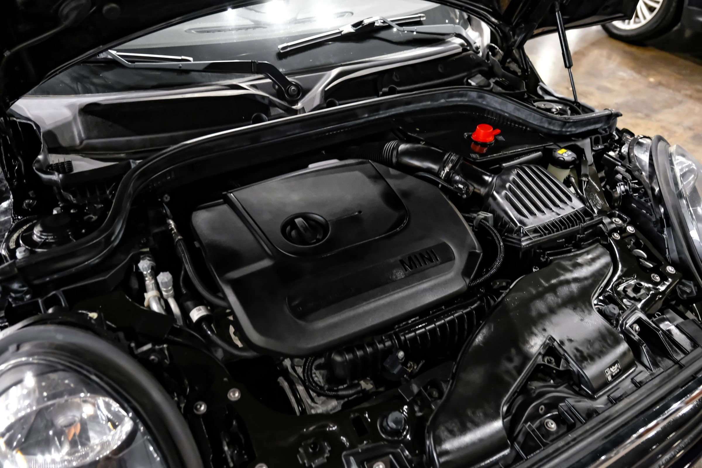 Used 2021 MINI Cooper 2-Door Hardtop FWD image 38