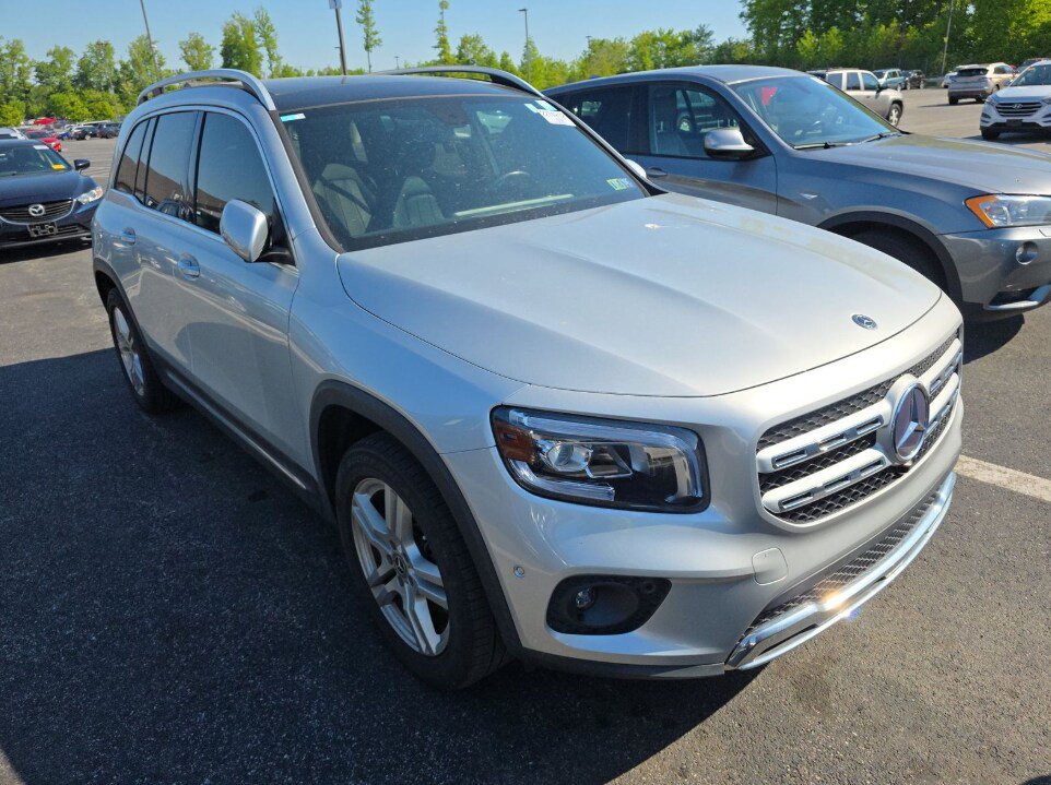 Used 2020 Mercedes-Benz GLB 250 4MATIC w/ Premium Package image 3
