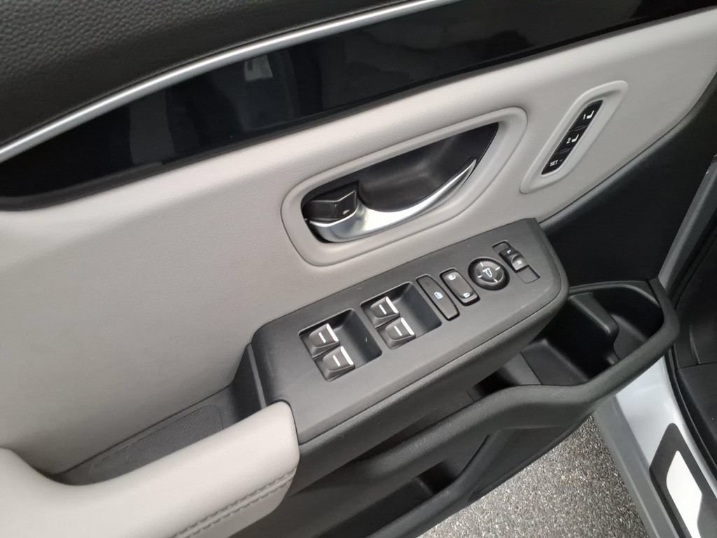 Used 2024 Honda Pilot Touring image 16