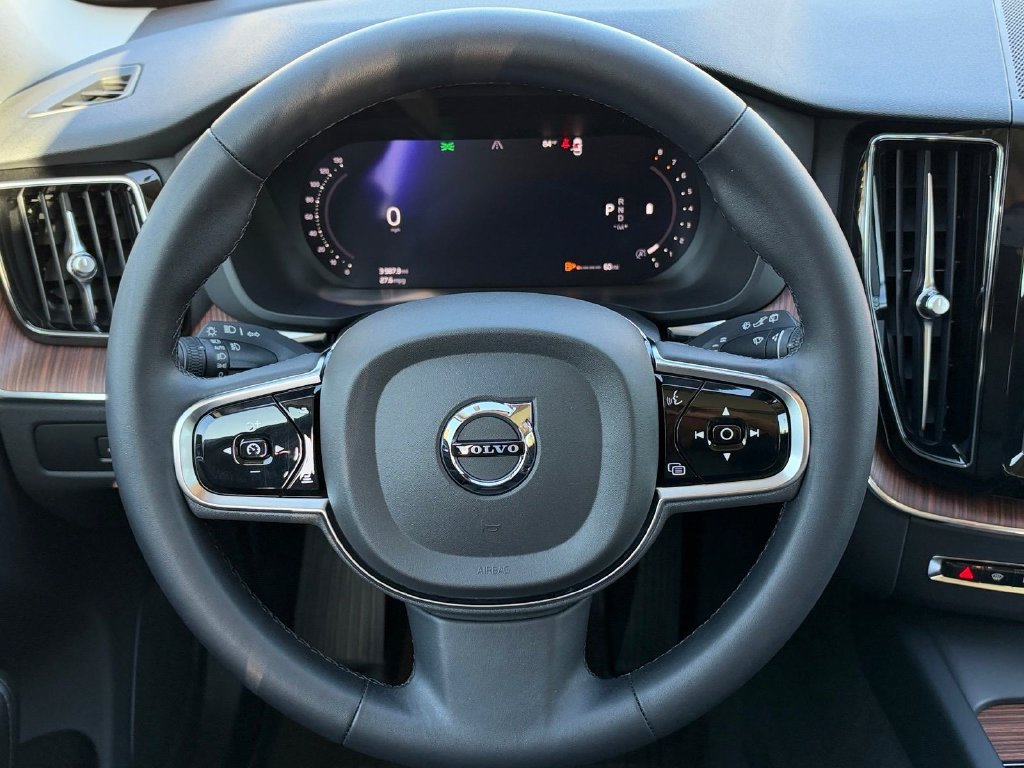 Certified 2024 Volvo XC60 B5 Plus w/ Protection Package Premier AWD/4WD image 11