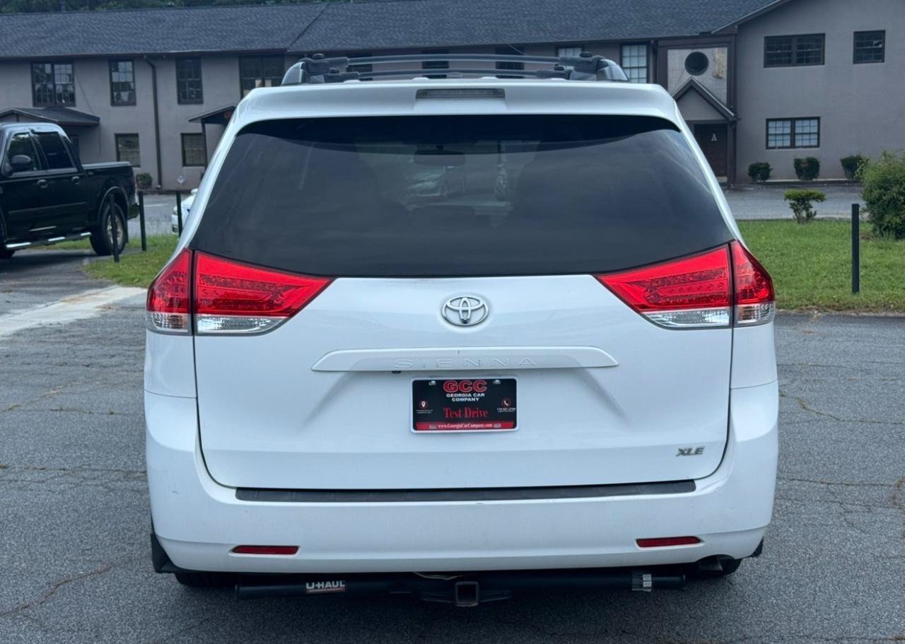 Used 2013 Toyota Sienna XLE FWD image 7