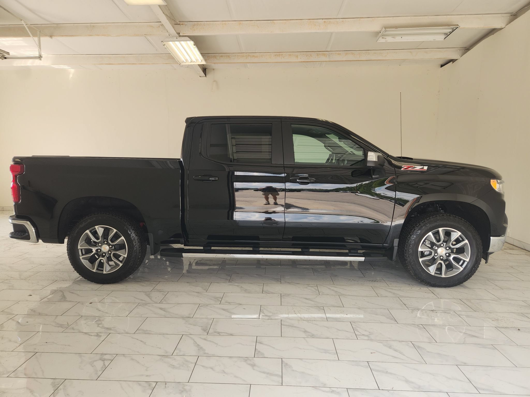 New 2026 Chevrolet Silverado 1500 LT w/ Z71 Off-Road Package AWD/4WD image 4