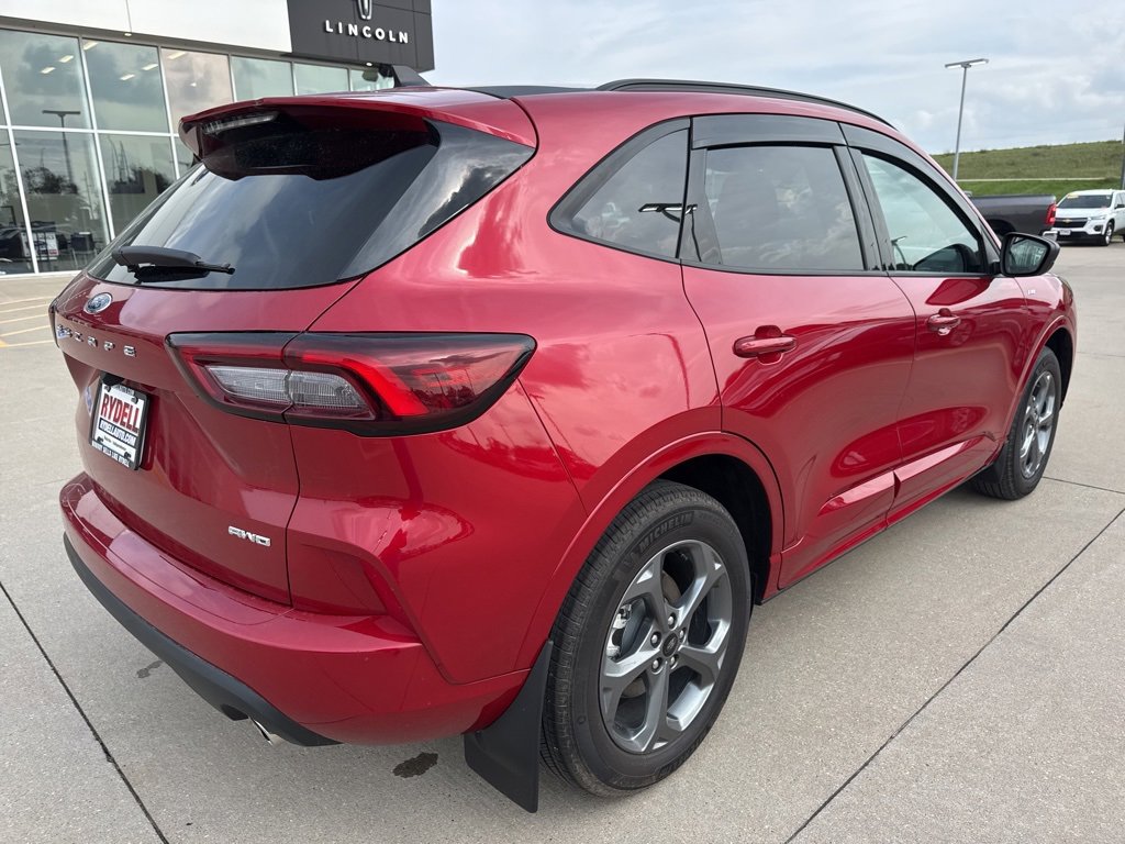 Certified 2024 Ford Escape ST-Line image 8