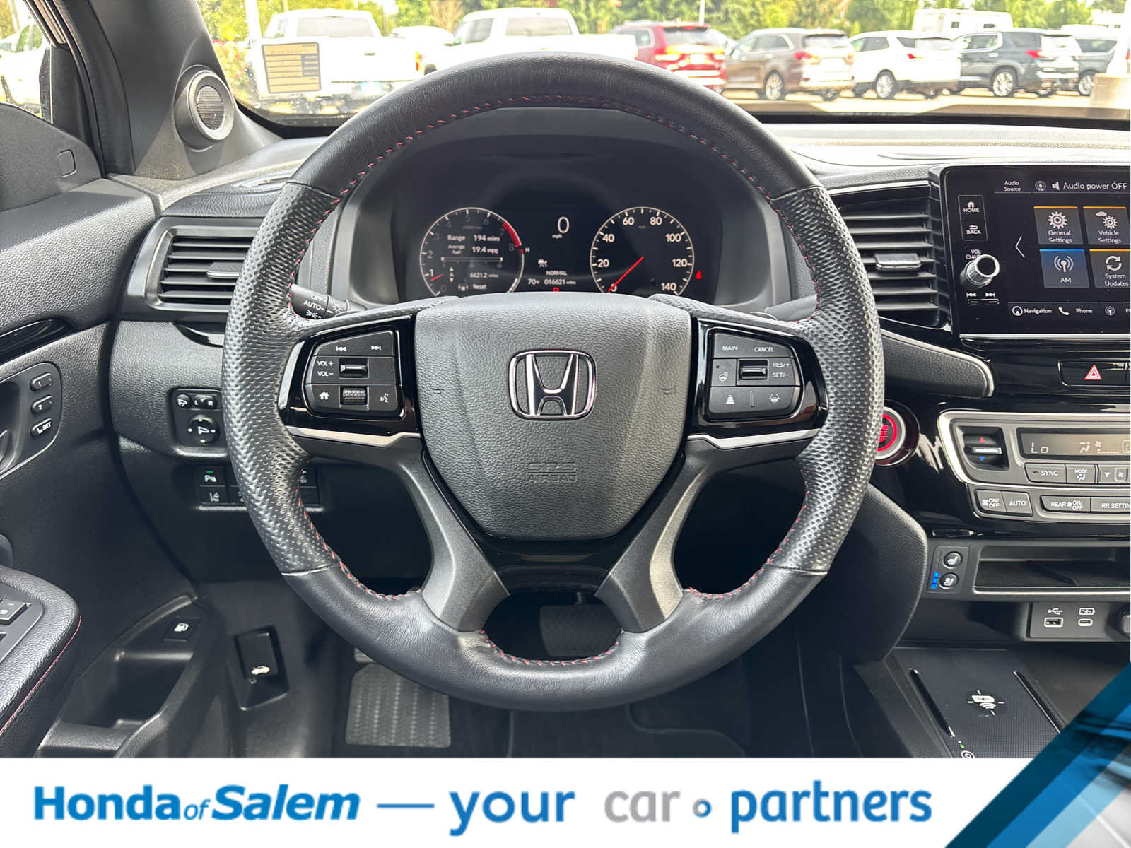 Used 2025 Honda Ridgeline Black Edition image 15