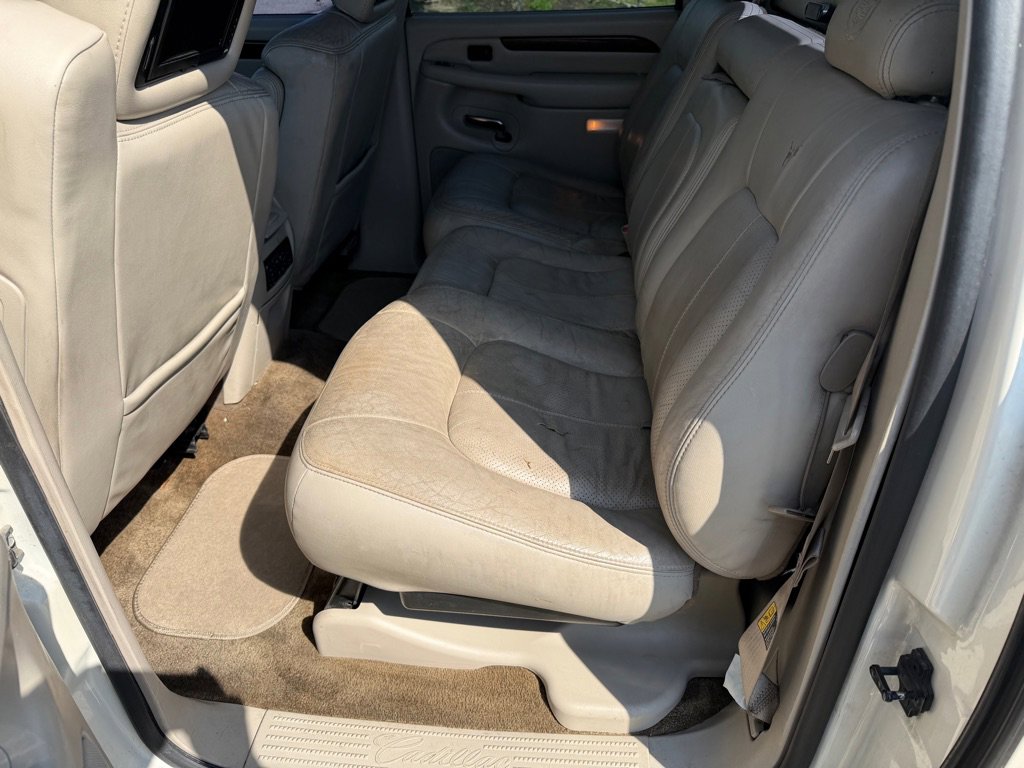 Used 2002 Cadillac Escalade EXT AWD/4WD image 12