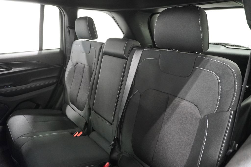 New 2026 Jeep Grand Cherokee Laredo X AWD/4WD image 16