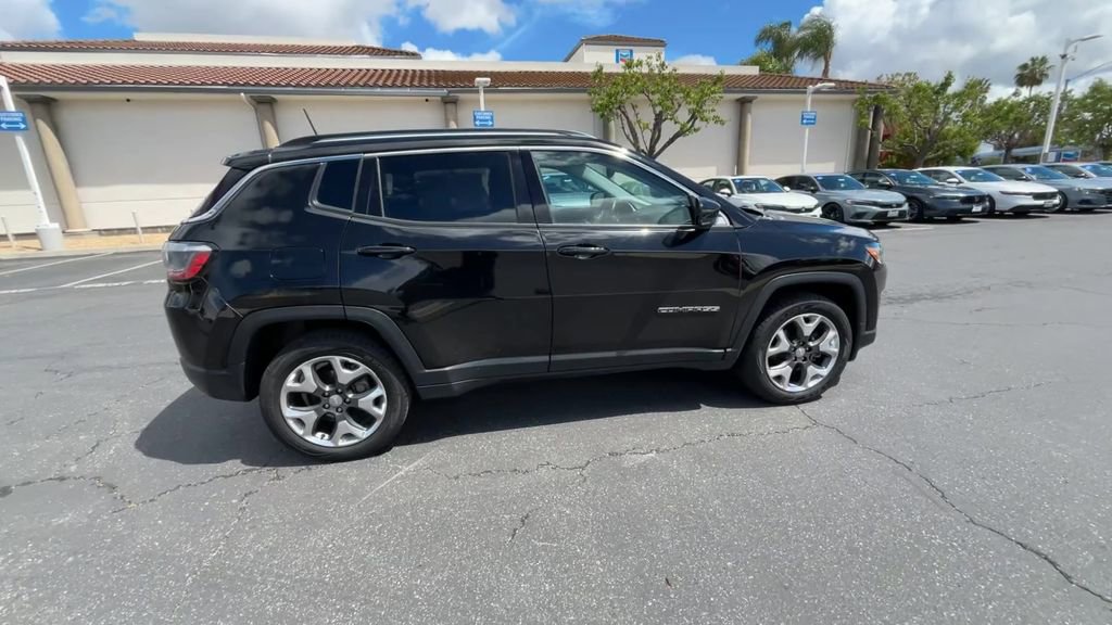 Used 2018 Jeep Compass Limited w/ Navigation Group AWD/4WD image 9