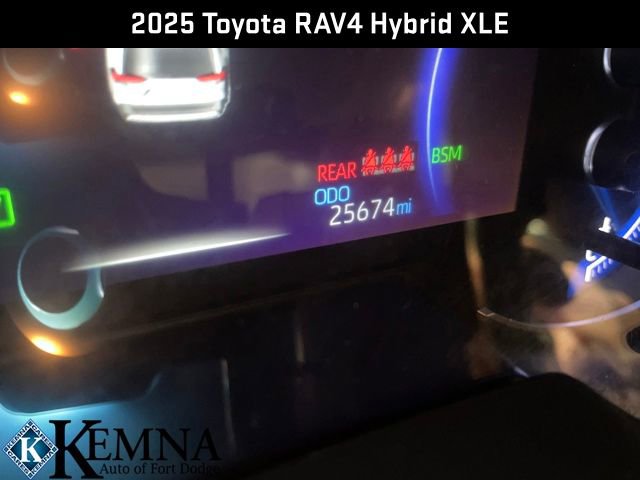 Used 2025 Toyota RAV4 XLE image 20