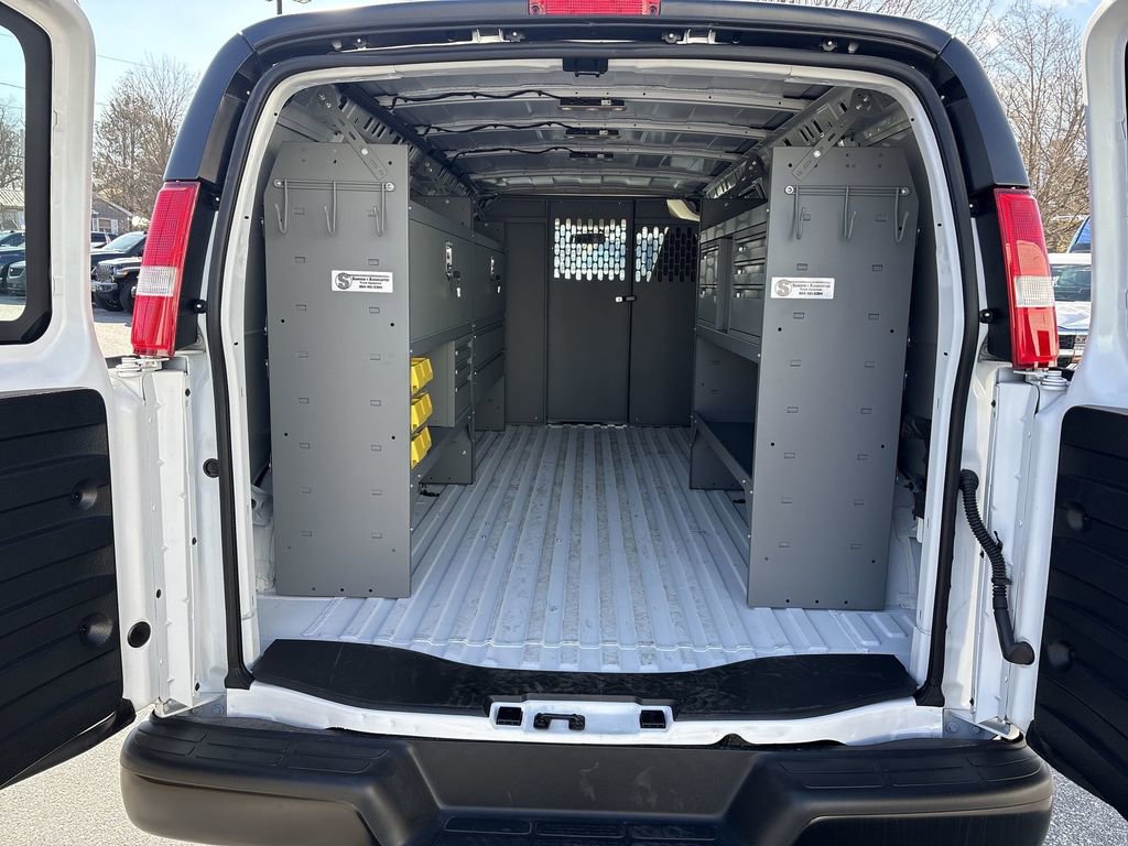 New 2025 Chevrolet Express 3500 Extended w/ Driver Convenience Package RWD image 21
