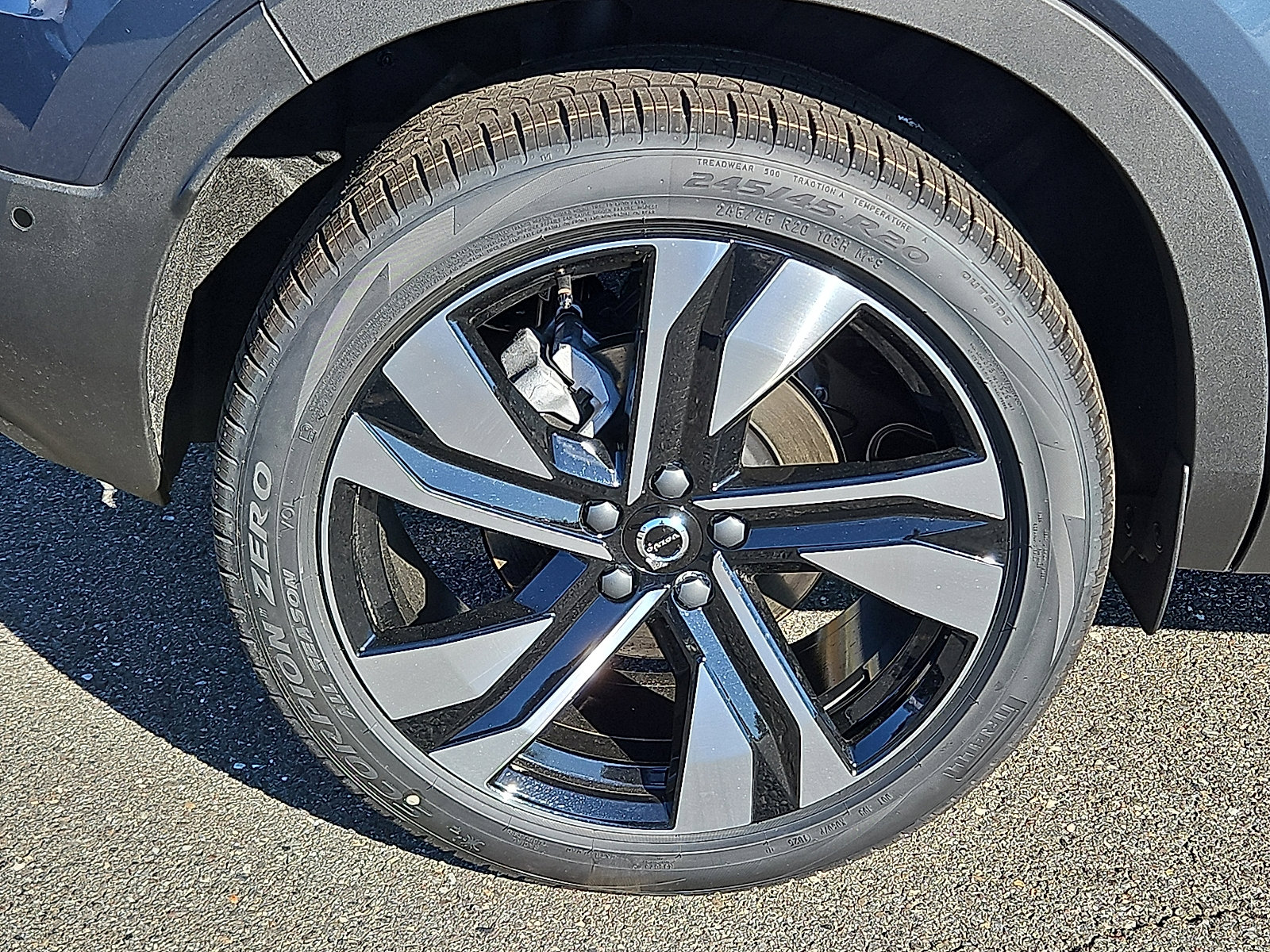 New 2026 Volvo XC40 B5 Ultra w/ Protection Package Premier AWD/4WD image 6