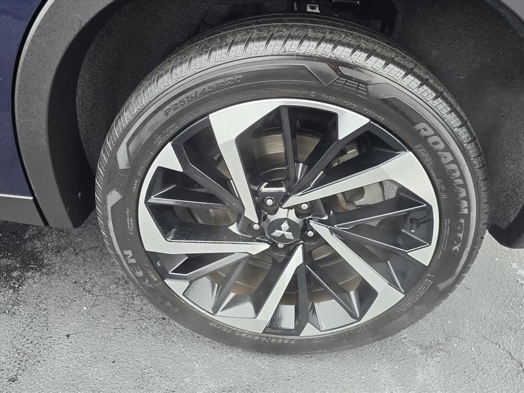 Used 2024 Mitsubishi Outlander SE image 13