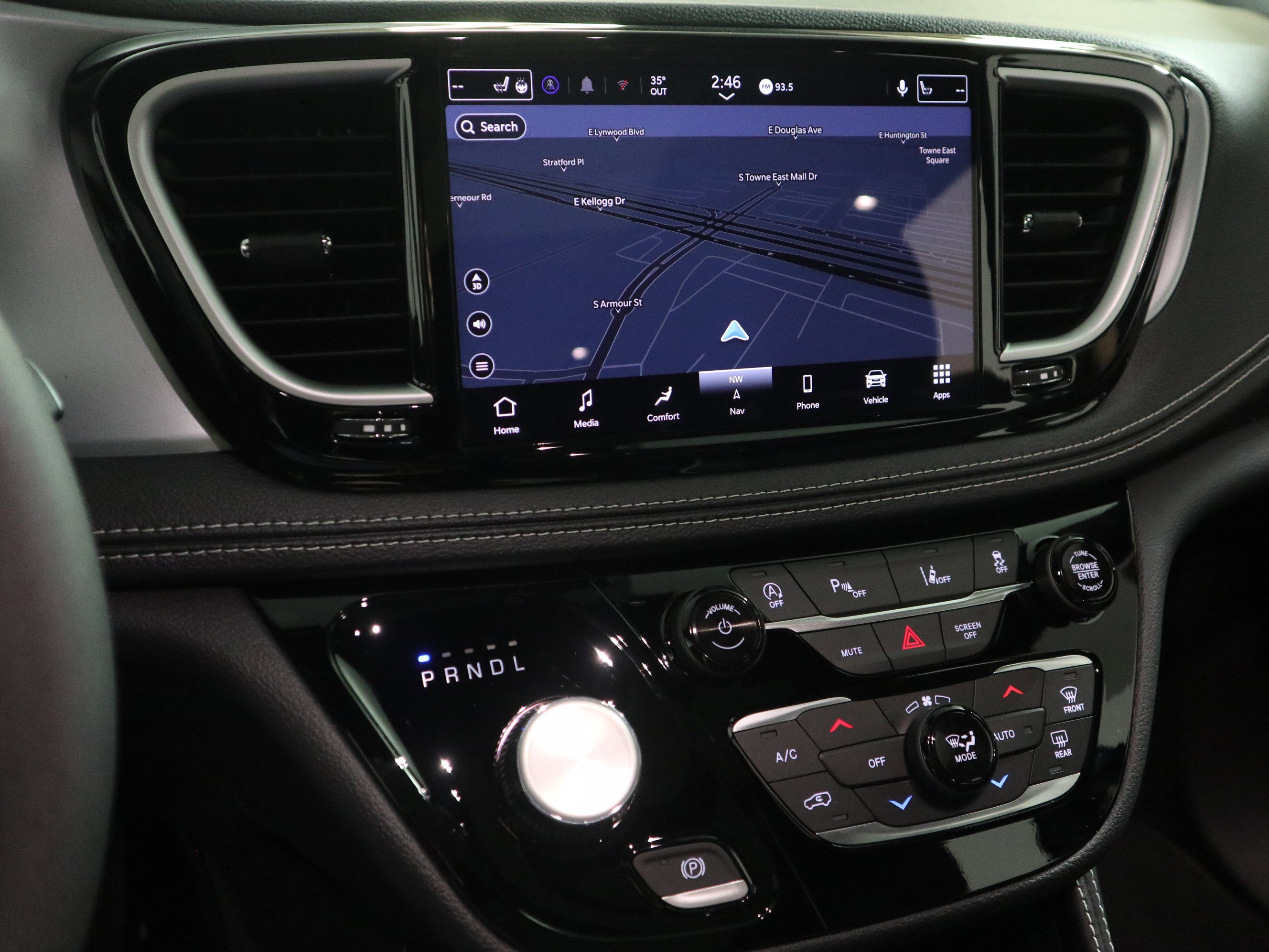 New 2026 Chrysler Pacifica Limited w/ S Appearance Package image 25