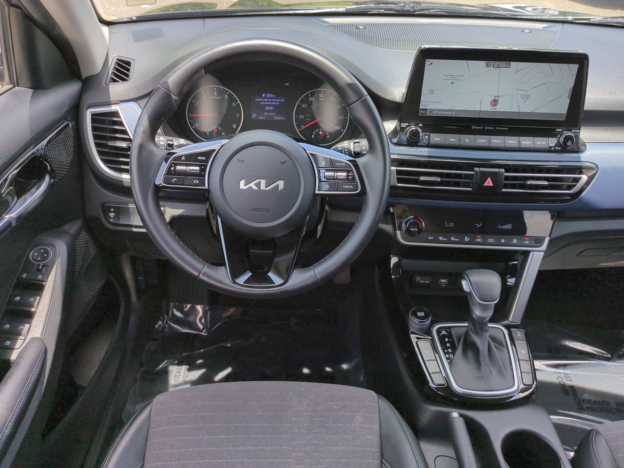 Certified 2022 Kia Seltos Nightfall Edition AWD/4WD image 16