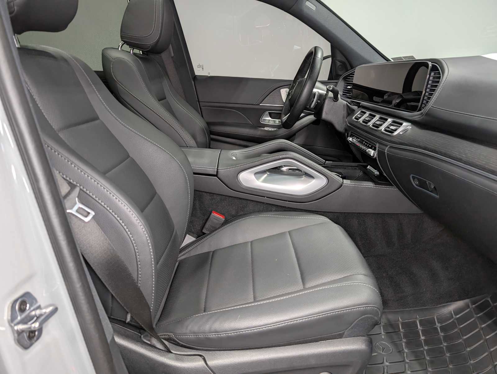 Certified 2025 Mercedes-Benz GLS 450 4MATIC image 41