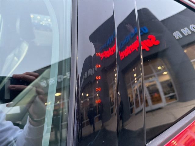 Certified 2021 Ford Explorer XLT w/ Equipment Group 202A image 23