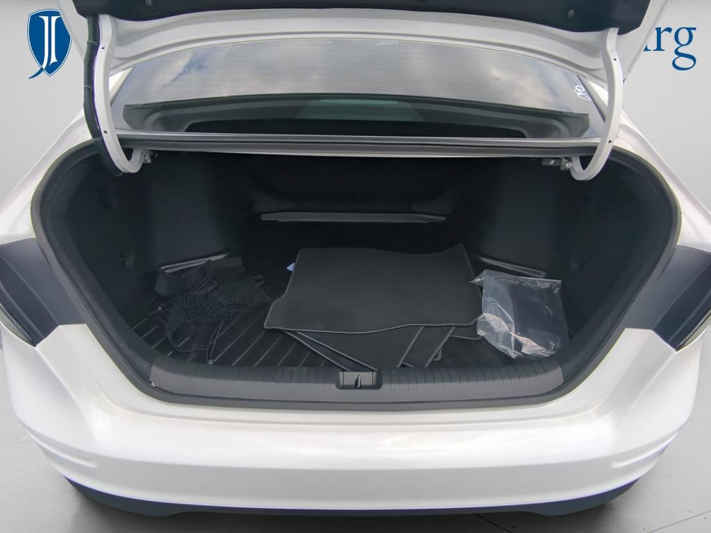 Certified 2025 Honda Accord LX image 10
