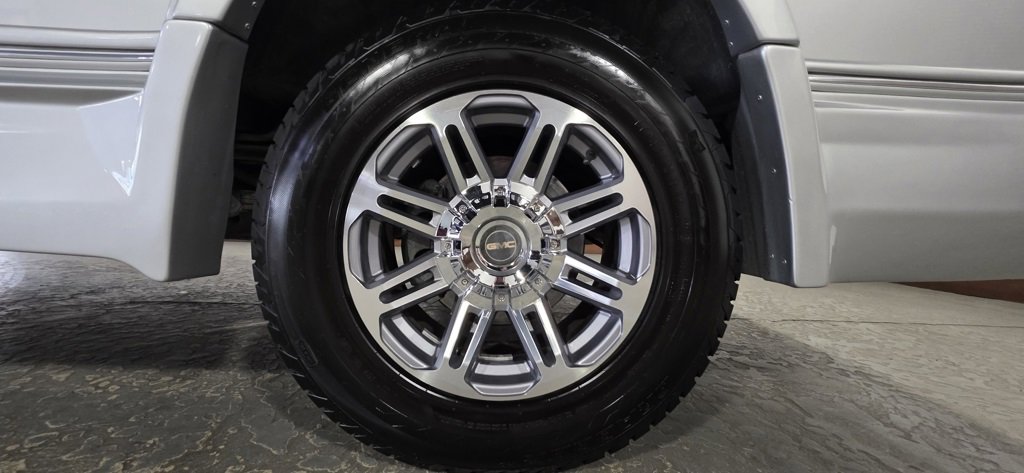 Used 2019 GMC Savana 2500 Extended w/ Enhanced Convenience Package image 33