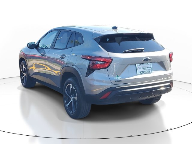 Certified 2024 Chevrolet Trax RS w/ Sunroof Package FWD image 3