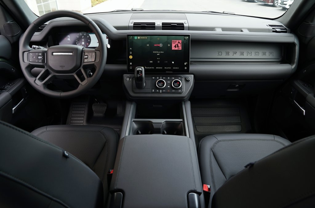 New 2026 Land Rover Defender 110 S AWD/4WD image 9