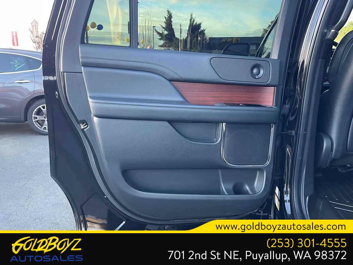 Used 2022 Lincoln Navigator L Reserve image 16