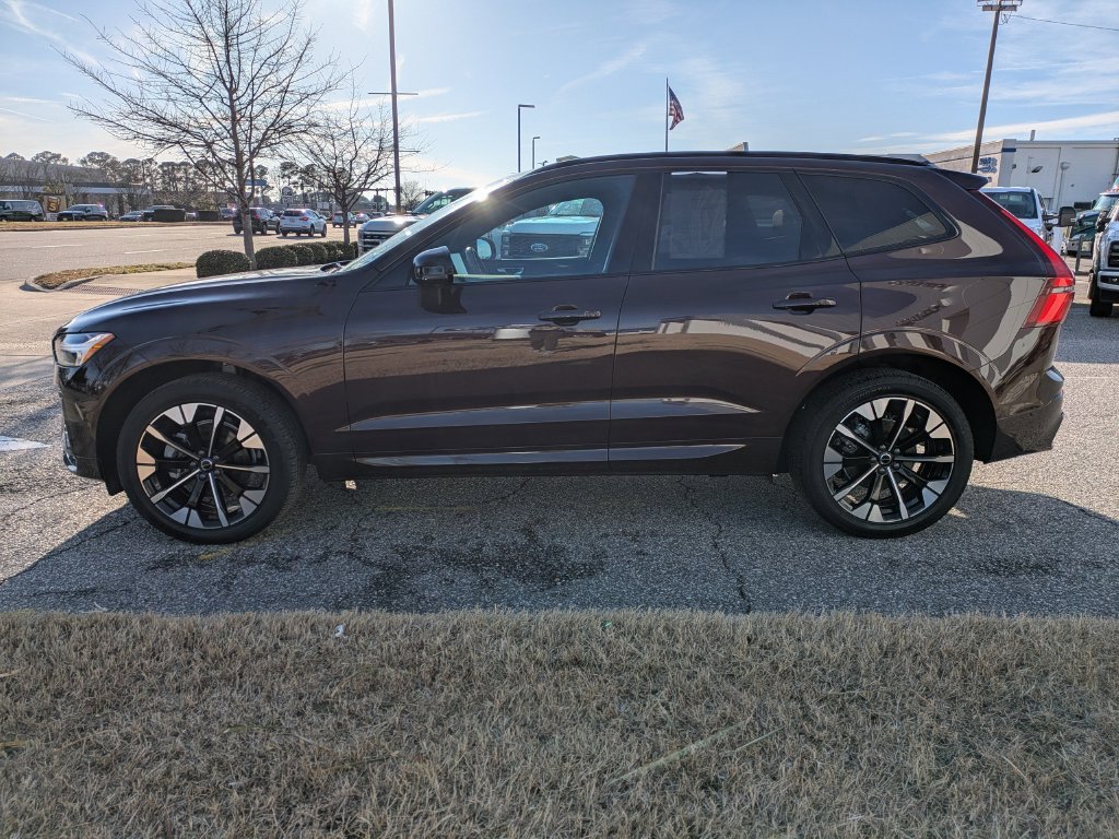 New 2026 Volvo XC60 B5 Plus w/ Climate Package AWD/4WD image 7