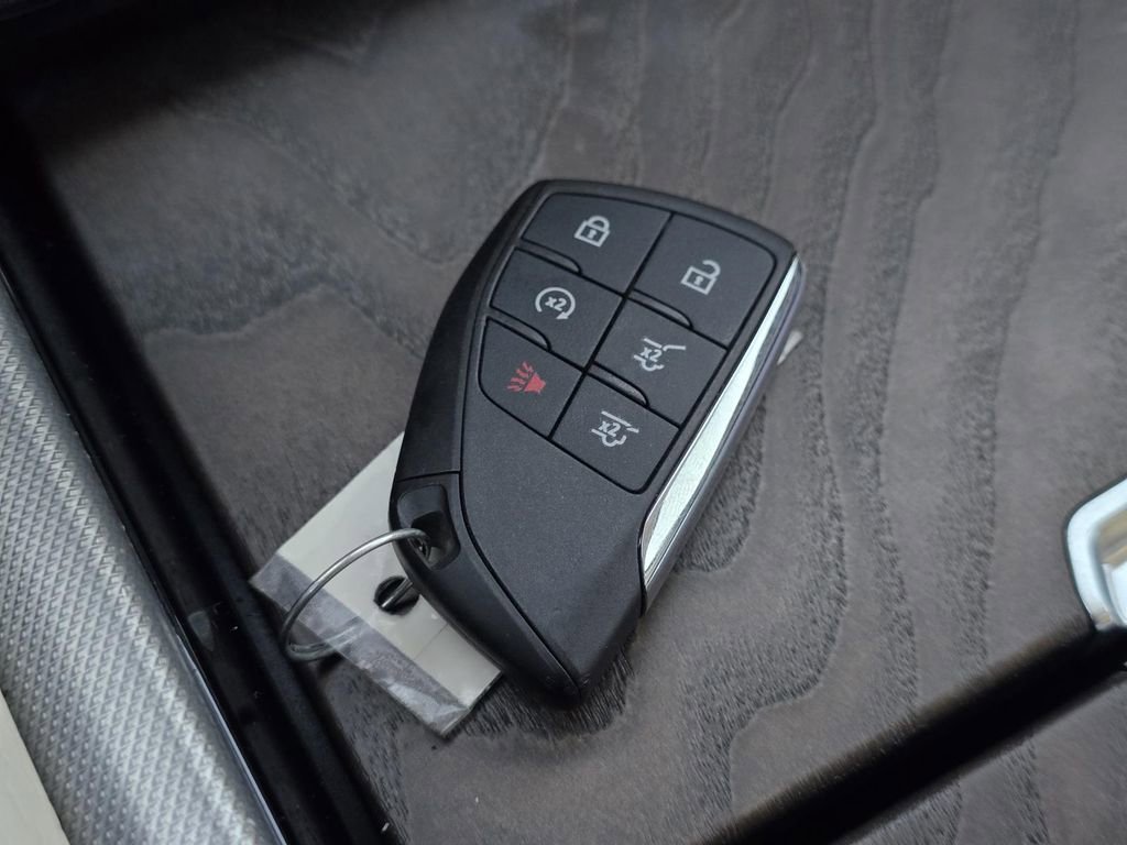 Used 2021 GMC Yukon XL Denali w/ Denali Premium Package image 38