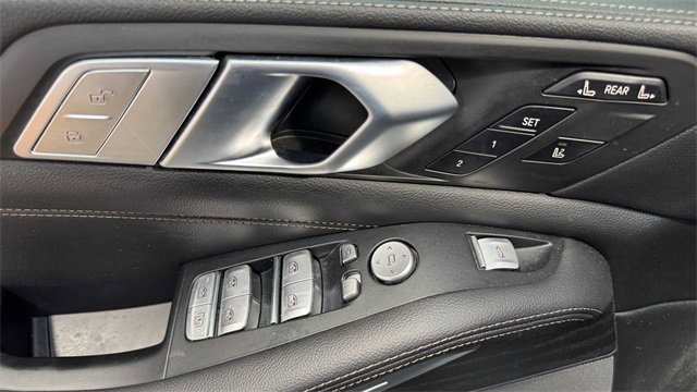 Used 2020 BMW X7 M50i w/ Executive Package image 22