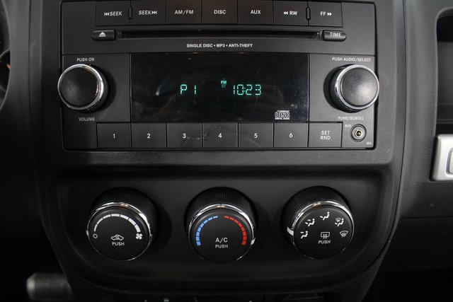 Used 2014 Jeep Compass Sport w/ Power Value Group image 3