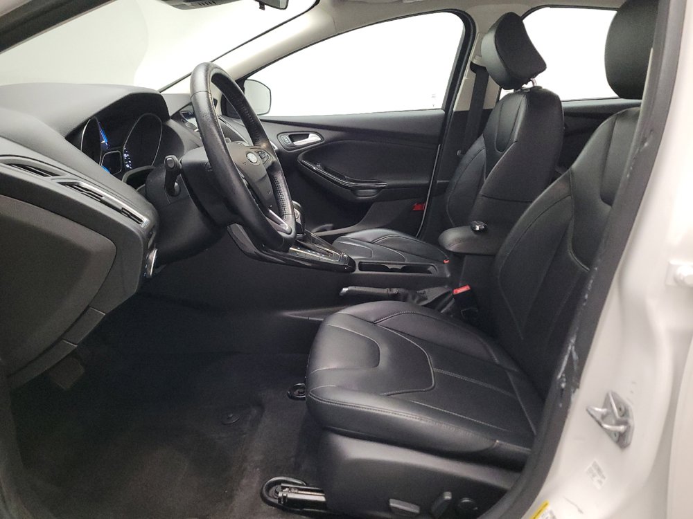 Used 2018 Ford Focus Titanium w/ Titanium Technology Package FWD image 17