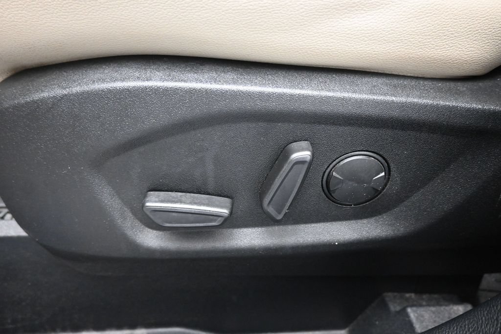 Certified 2020 Ford Edge Titanium FWD image 11