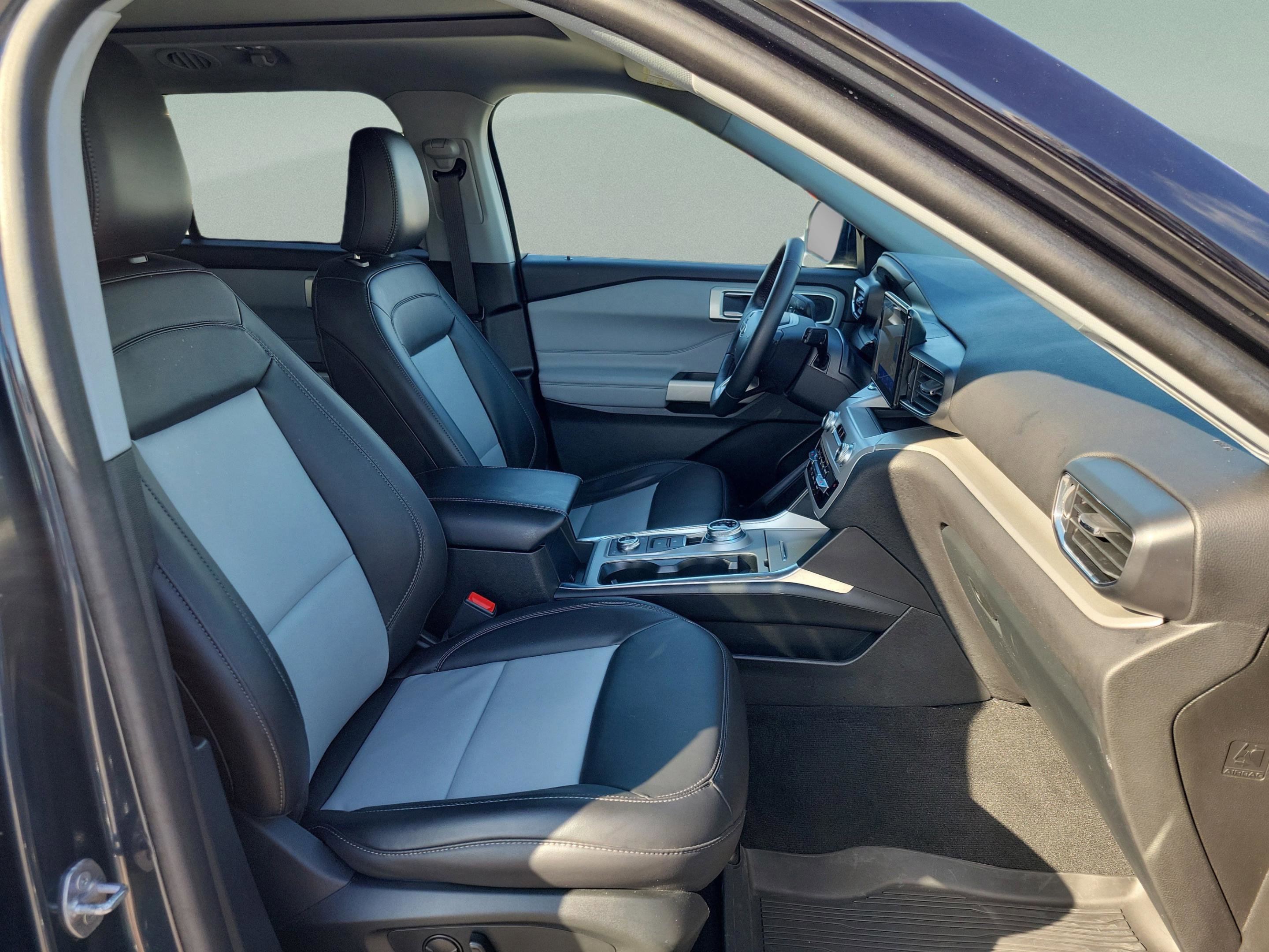 Certified 2023 Ford Explorer XLT w/ Equipment Group 202A image 30