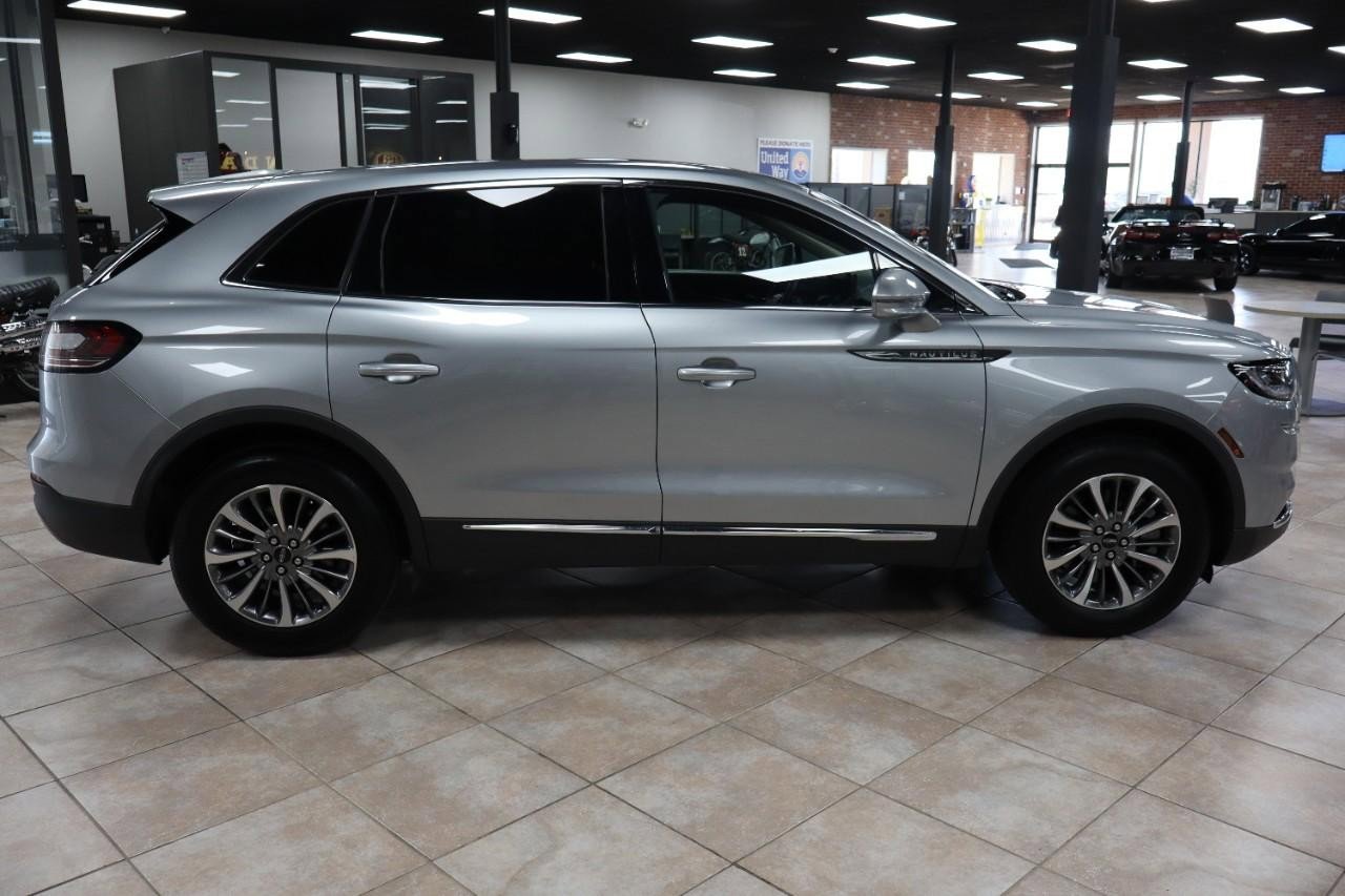 Used 2023 Lincoln Nautilus Reserve image 6