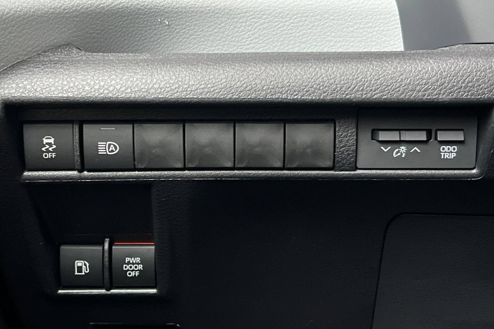 New 2026 Toyota Sienna LE FWD image 30