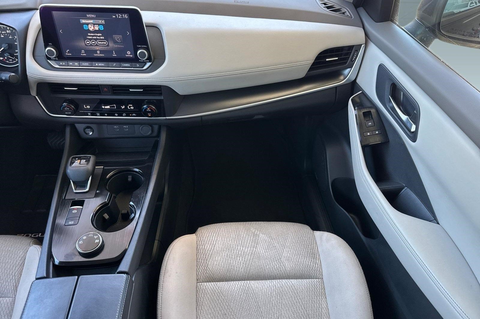 Used 2025 Nissan Rogue SV AWD/4WD image 32