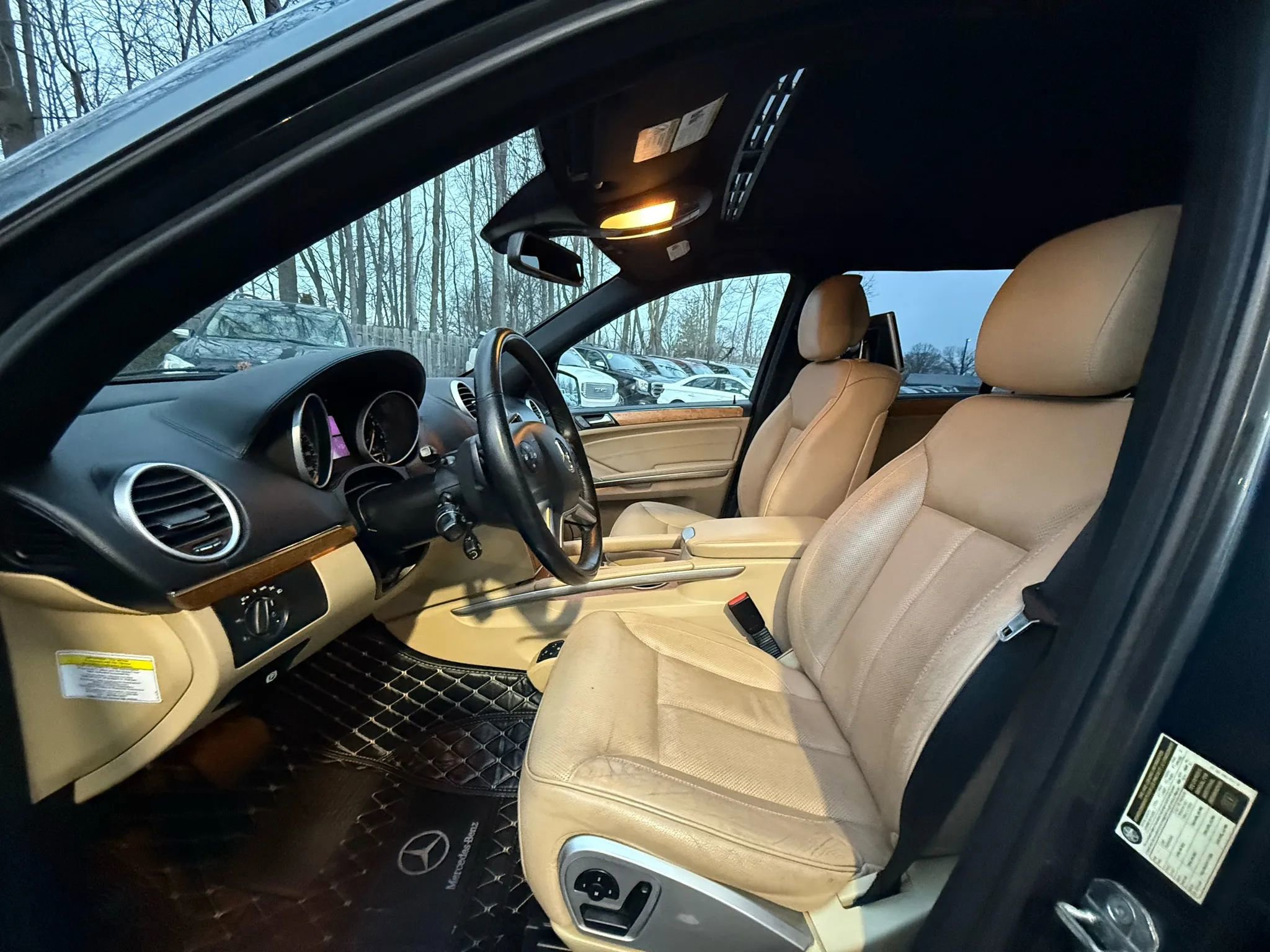 Used 2012 Mercedes-Benz GL 550 GL 550 4MATIC Sport Utility 4D image 11