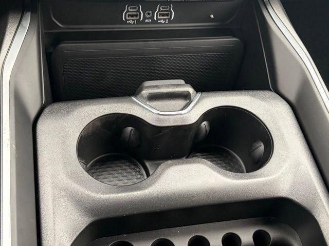 New 2026 RAM 1500 Express AWD/4WD image 23