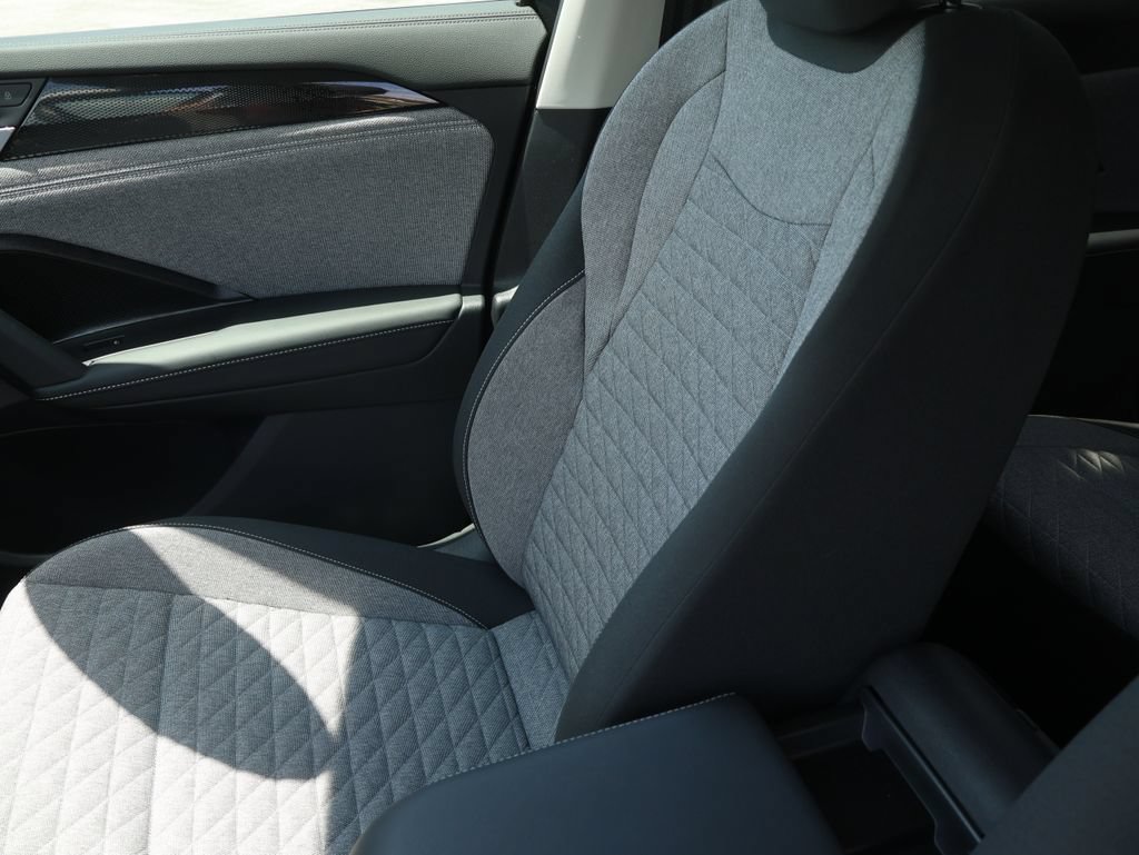 Used 2025 Volkswagen Tiguan S AWD/4WD image 23