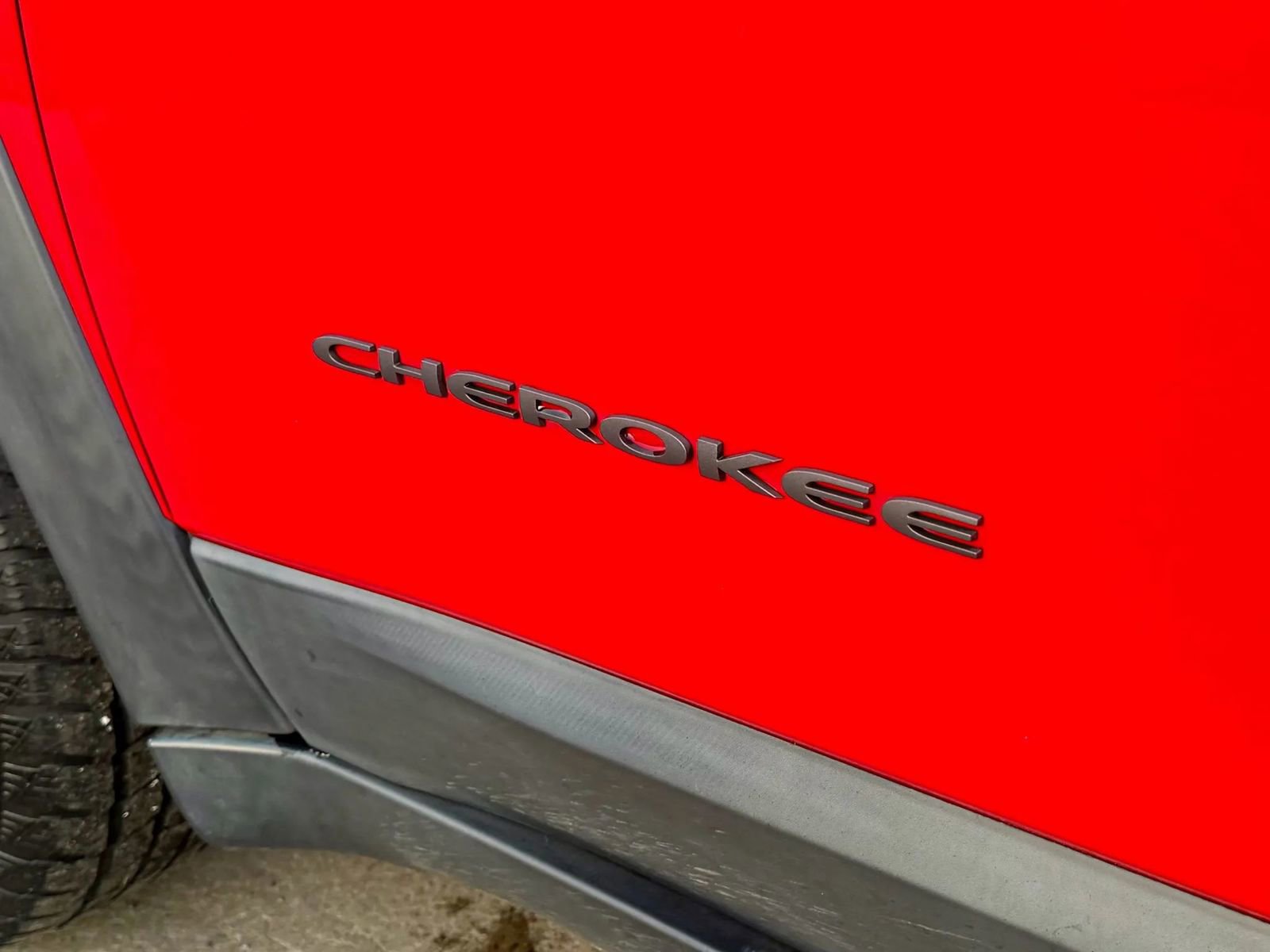 Used 2017 Jeep Cherokee Trailhawk image 10