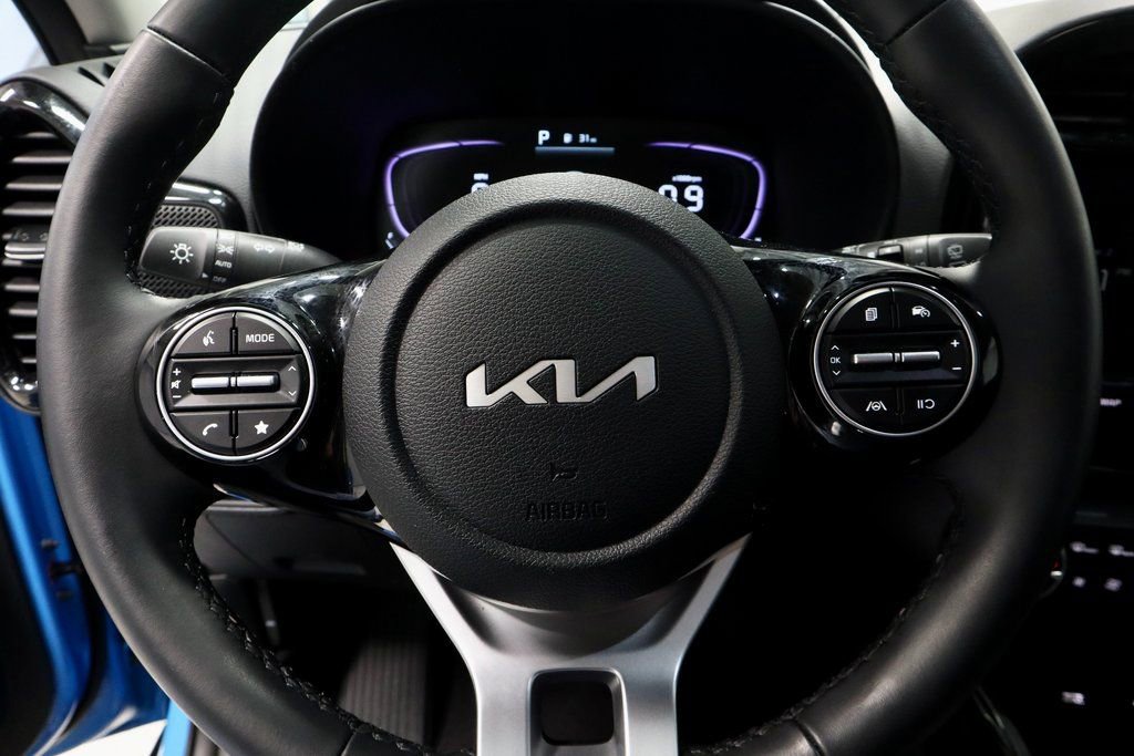 Used 2025 Kia Soul EX image 32