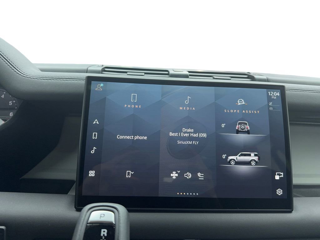 Used 2025 Land Rover Defender 110 S image 21