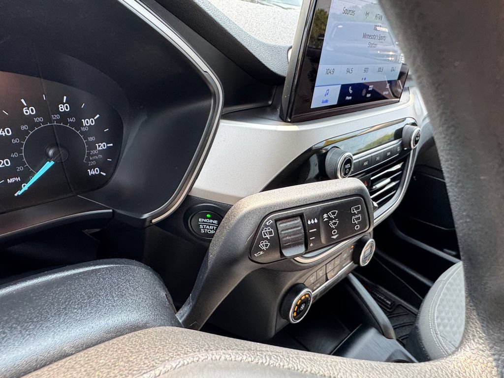 Used 2020 Ford Escape SE AWD/4WD image 32