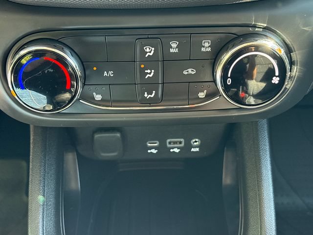 Used 2022 Chevrolet TrailBlazer LT AWD/4WD image 32