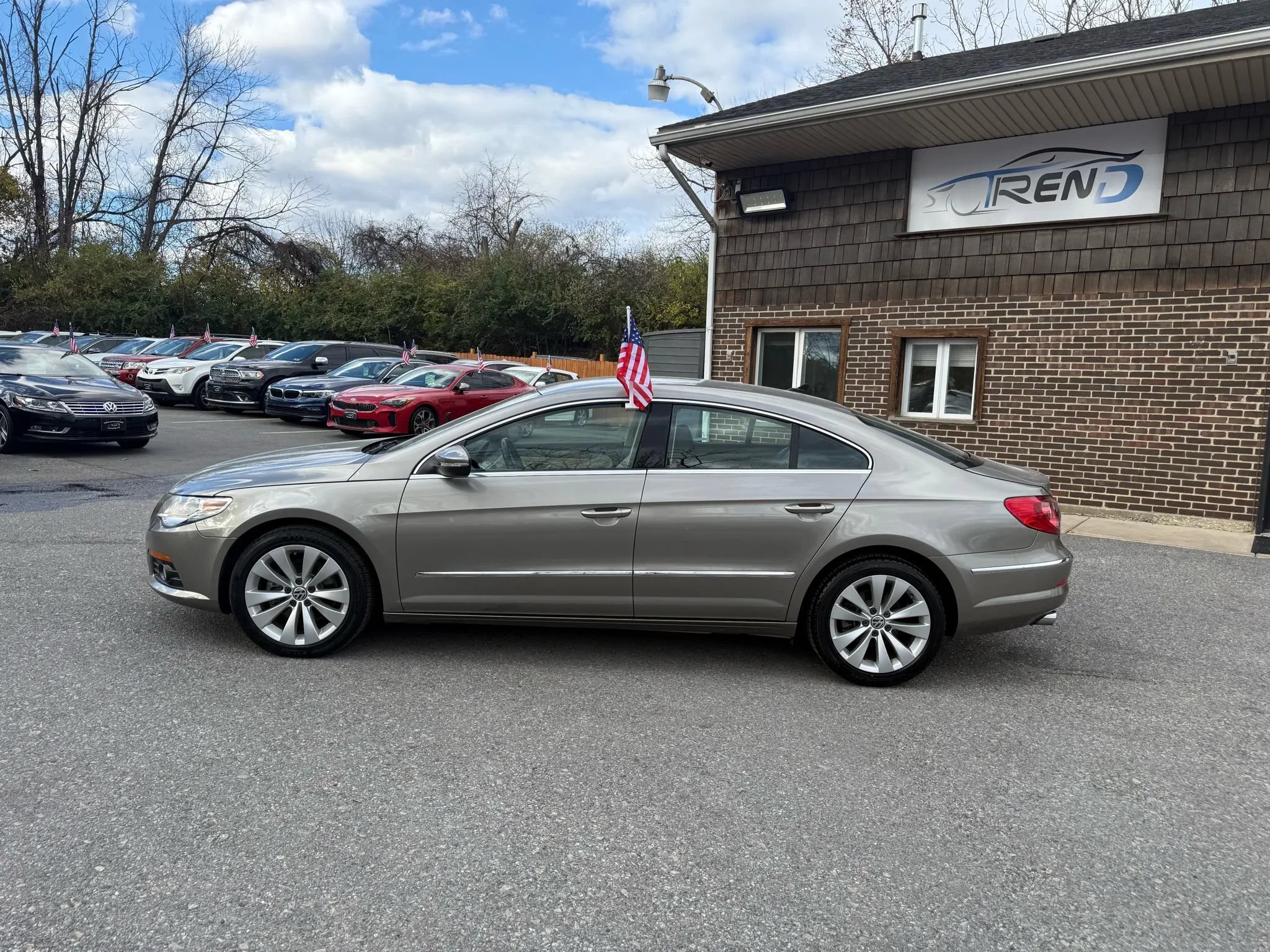 Used 2009 Volkswagen CC Sport FWD image 3