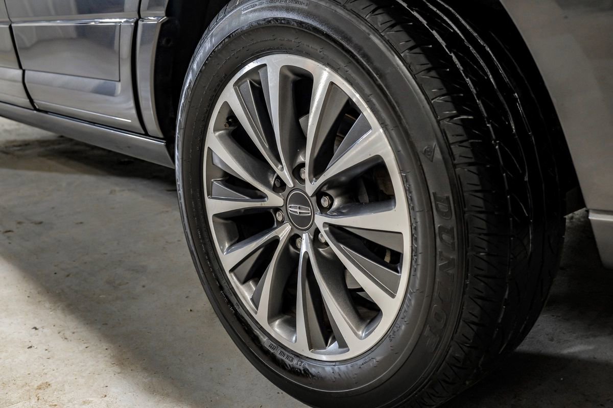 Used 2016 Lincoln Navigator Select image 46