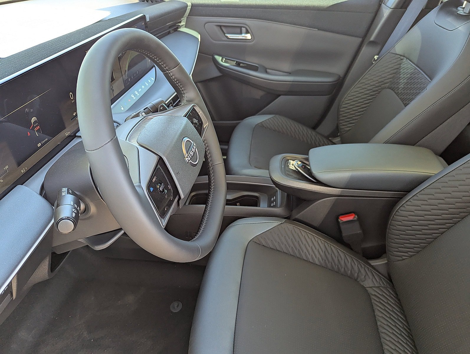 New 2026 Nissan Leaf Platinum+ w/ Cargo Package (Platinum+) FWD image 16