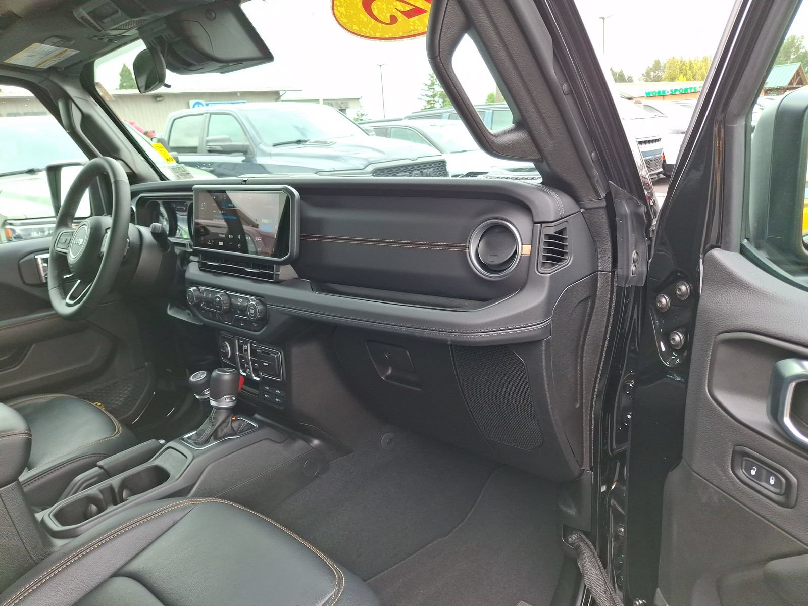 Used 2025 Jeep Gladiator Sport AWD/4WD image 21