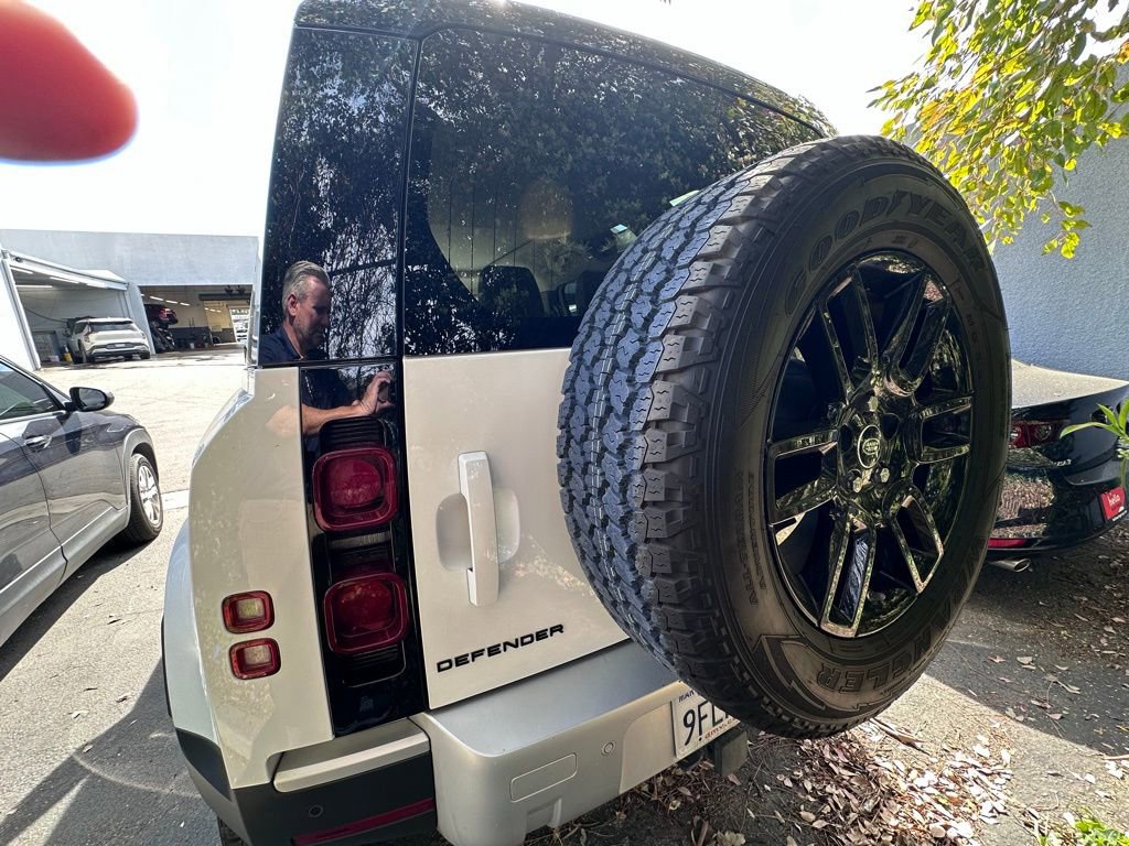 Used 2021 Land Rover Defender 110 S image 8