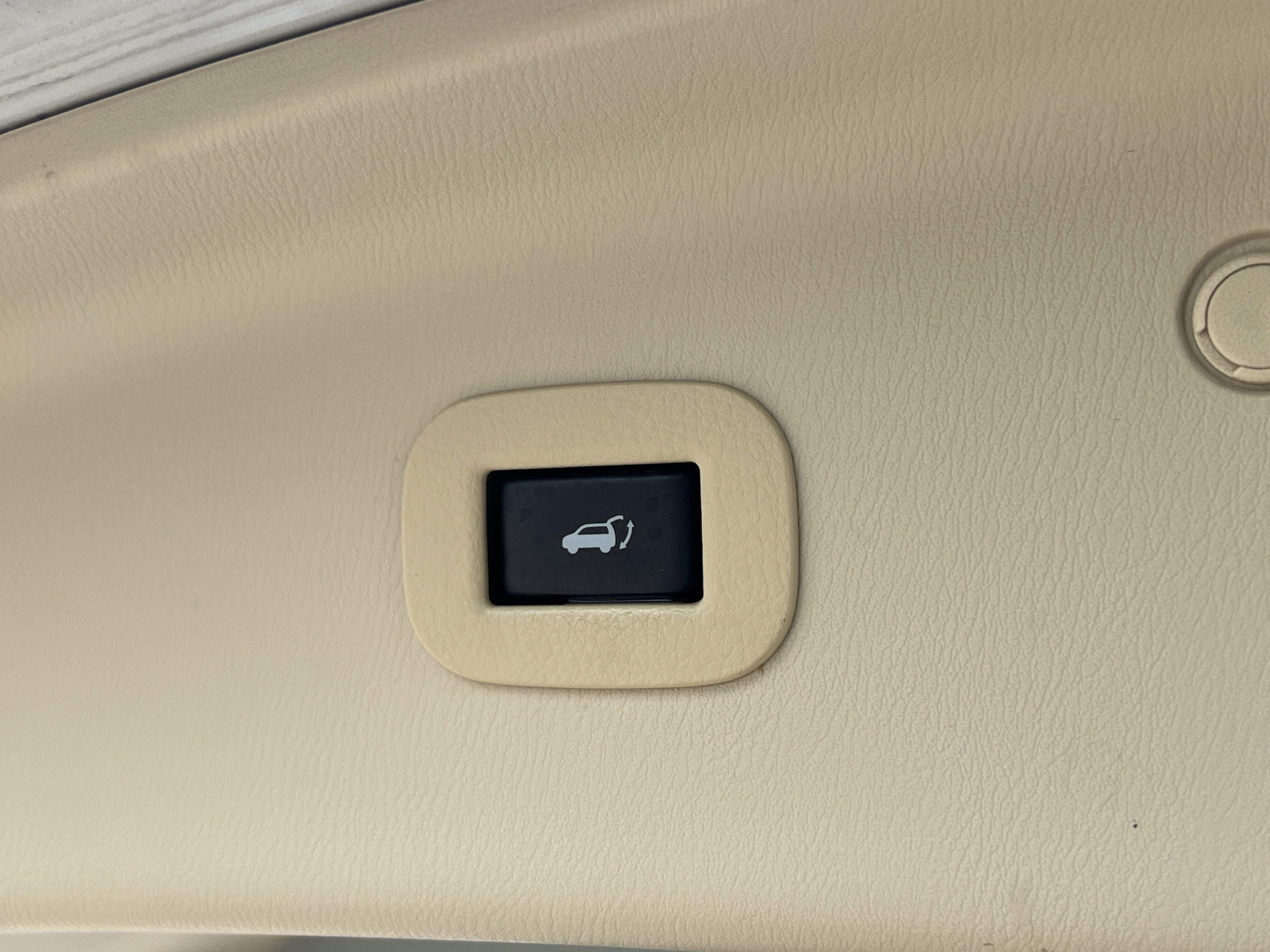 Used 2015 INFINITI QX80 2WD w/ Deluxe Technology Package image 30