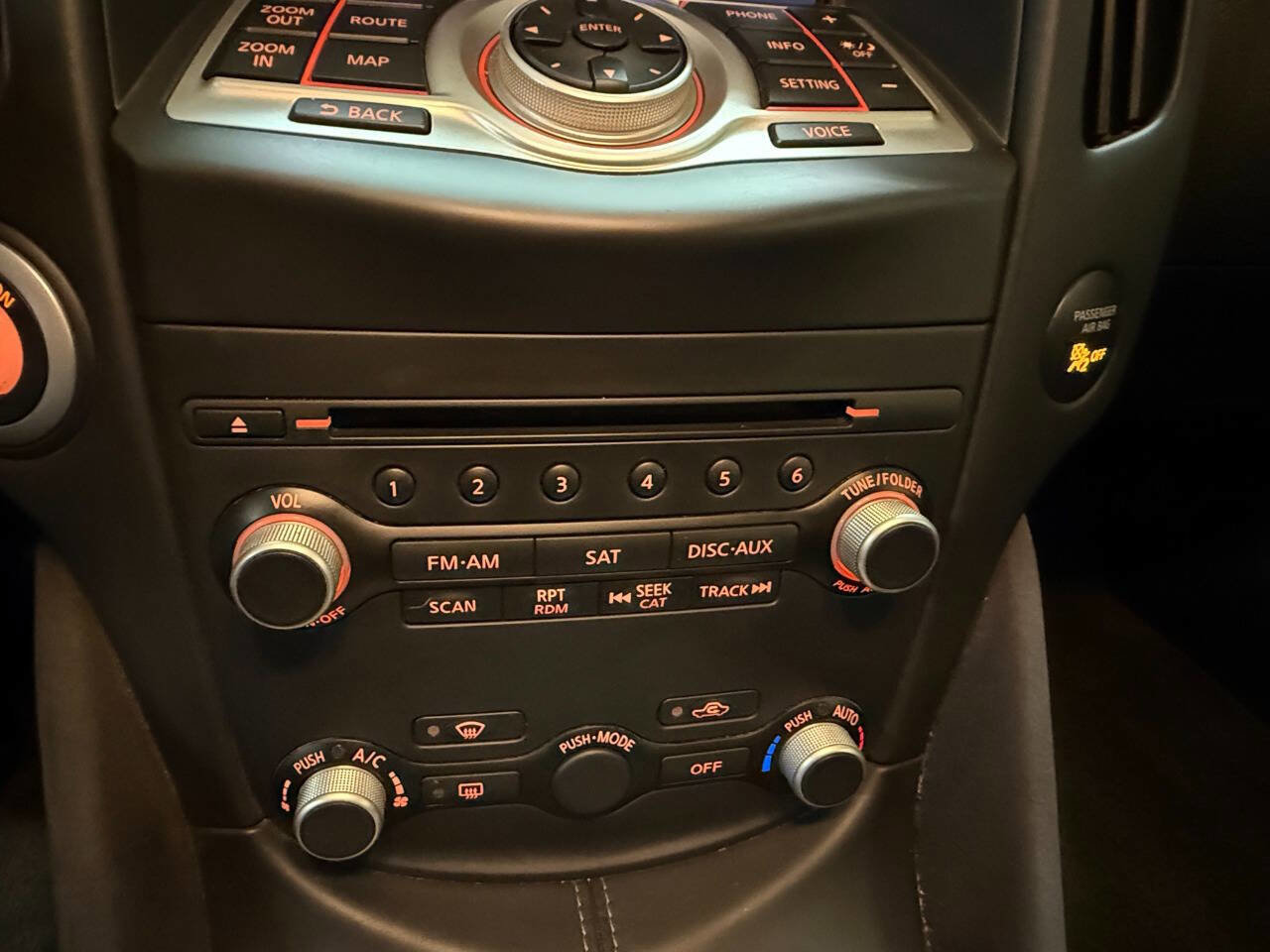 Used 2014 Nissan 370Z Touring w/ Sport Package image 19