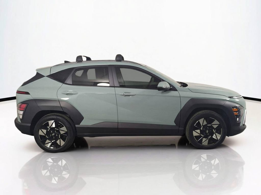 Used 2025 Hyundai Kona SEL FWD image 4